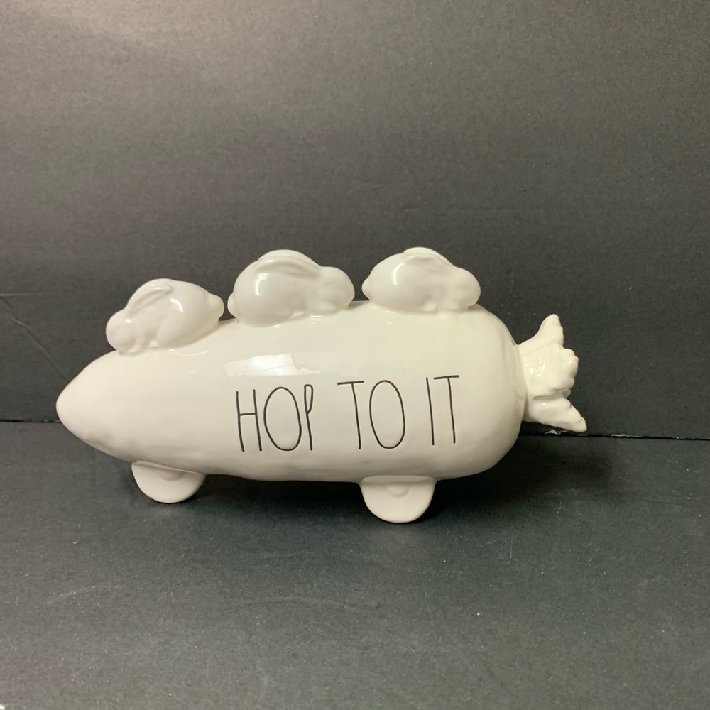 Rae Dunn brand new HOP TO IT Easter carrot